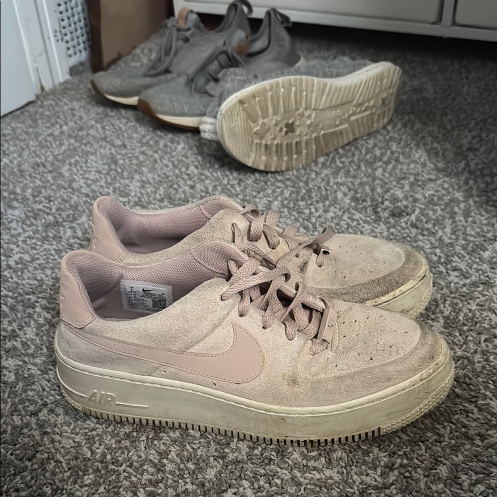 Nike Pink Platform Shoes Sleek Design